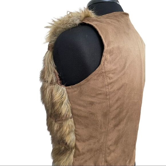 bagatelle Faux Fur Tiered Tie Front Vest Sz XS - Picture 7 of 12